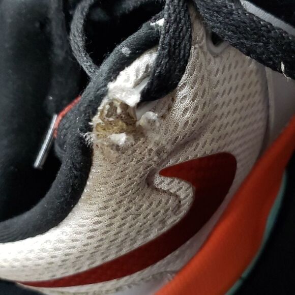 NIKEāTEAMāHUSTLEĀ D8āBASKETBALLāSHOES,āSIZEā5 - Picture 9 of 11